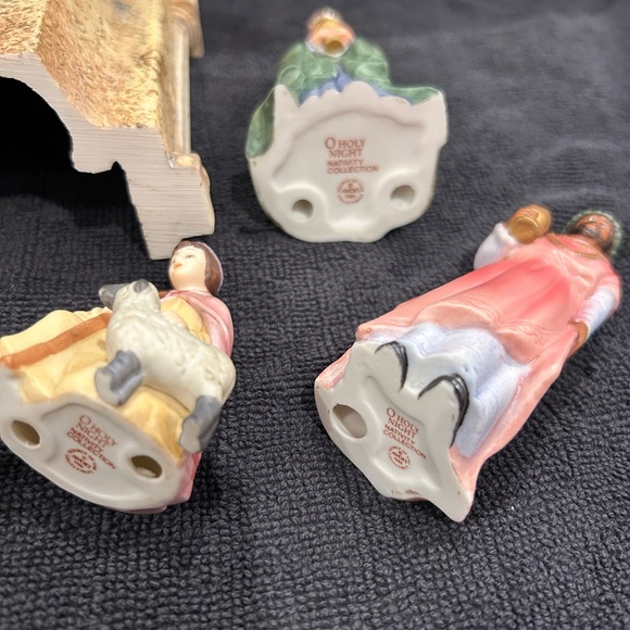Avon O Holy Night Porcelian Nativity Collection